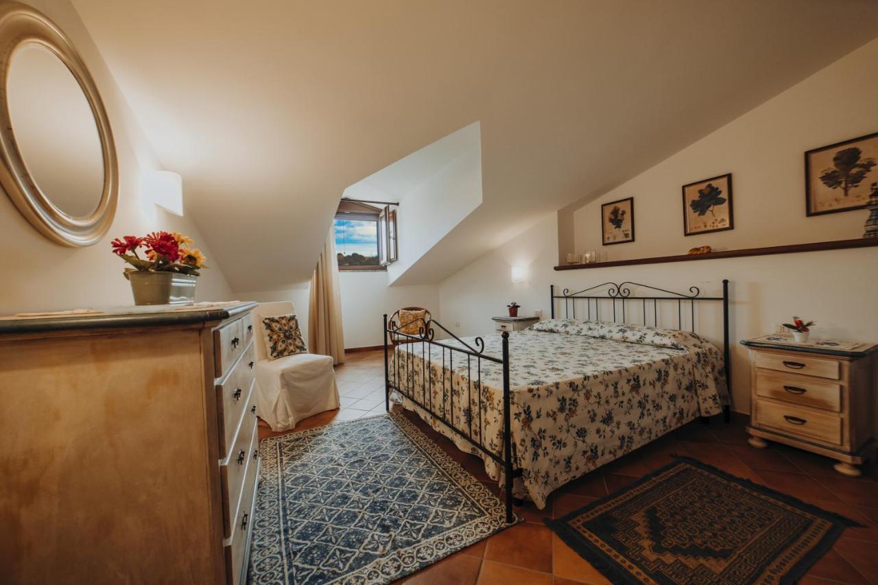 Residenza Golfo Degli Ulivi Aparthotel Caprioli Exterior photo