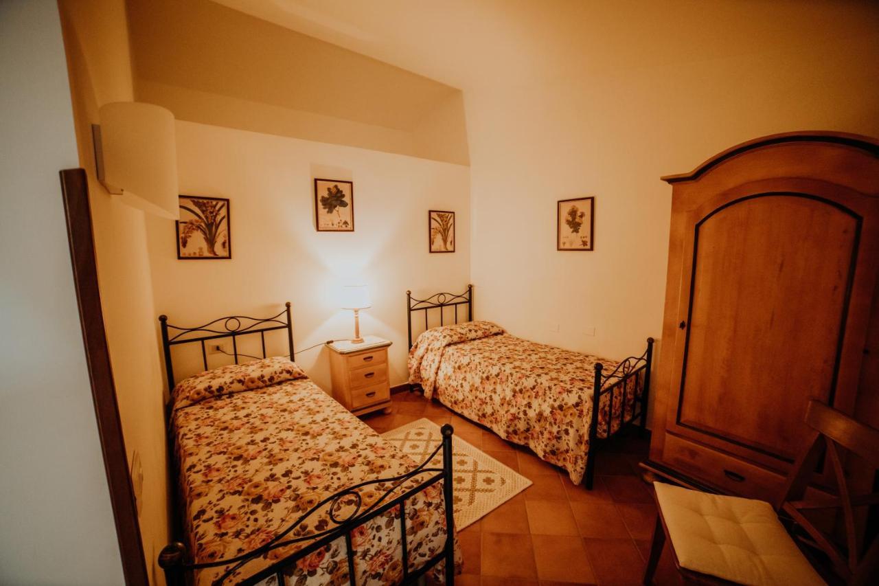 Residenza Golfo Degli Ulivi Aparthotel Caprioli Exterior photo
