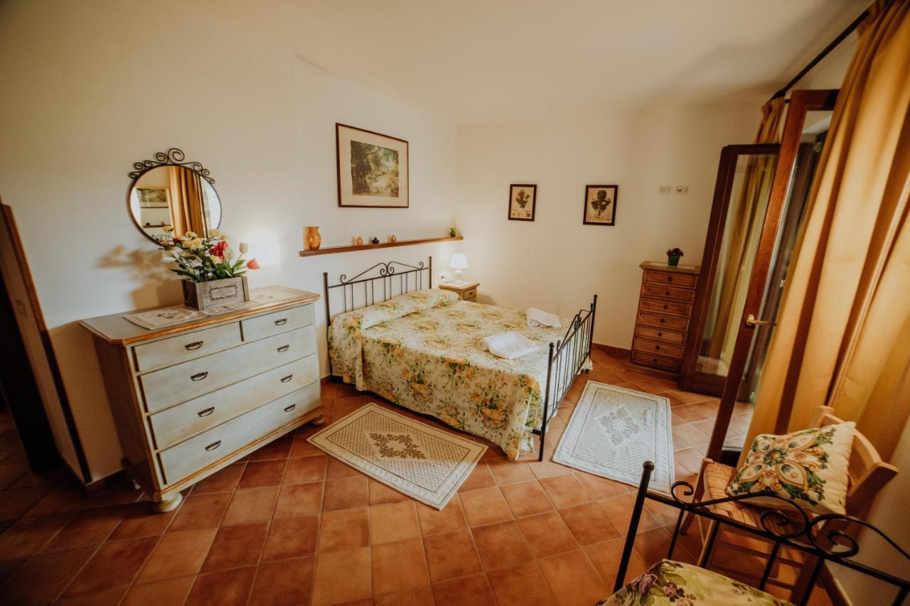 Residenza Golfo Degli Ulivi Aparthotel Caprioli Exterior photo